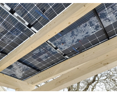 Solaranlage auf Holzkonstruktion