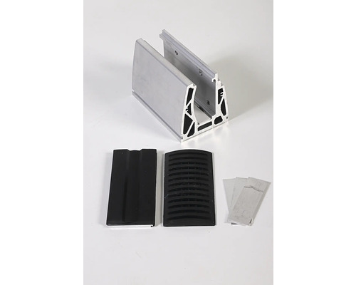 Aluminiumprofil mit schwarzer Abdeckung und Zubehör