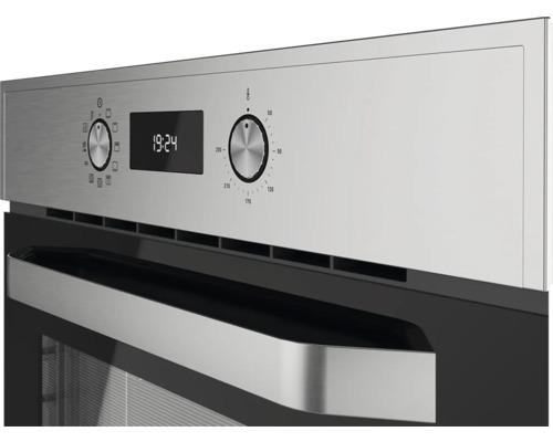 Nahaufnahme eines Backofens mit Drehknöpfen und Digitalanzeige