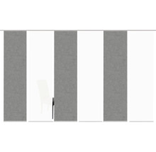 Schiebegardinen mit Stuhl im Raum