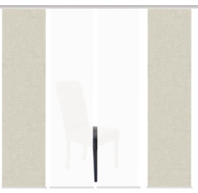 Flächenvorhang mit Textiloptik vor einem Stuhl