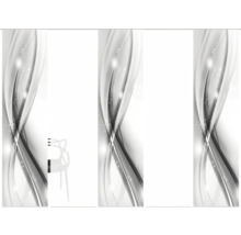 Duschabtrennung mit abstraktem Muster und Stuhl