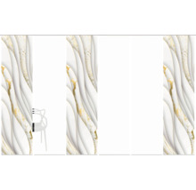 Paneele mit Marmorstruktur und Stuhl