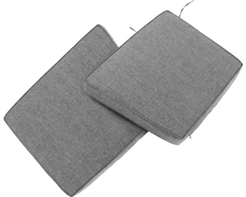 Zwei graue Stuhlkissen für den Aussenbereich