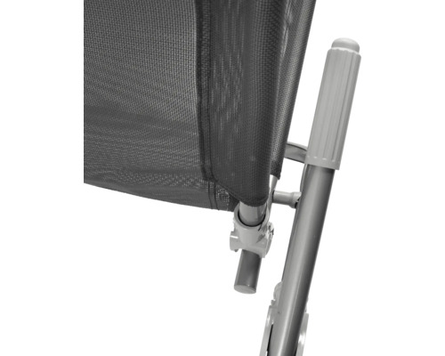 Detailaufnahme einer Liege mit Textilbespannung und Metallgestell