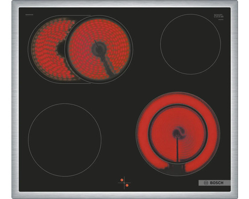 Bosch Kochfeld mit vier Kochzonen, von denen zwei rot glühend sind.