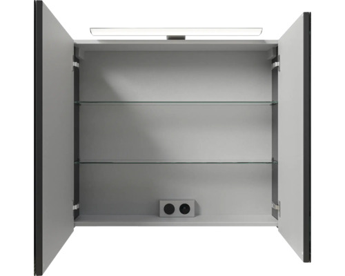 Offener Spiegelschrank mit Glasböden und Beleuchtung