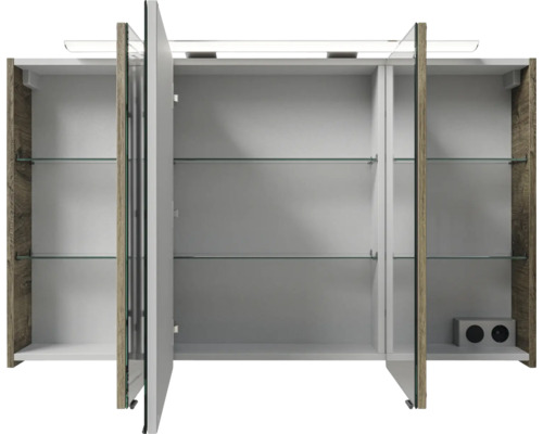 Offener Spiegelschrank mit Glasablagen und Beleuchtung