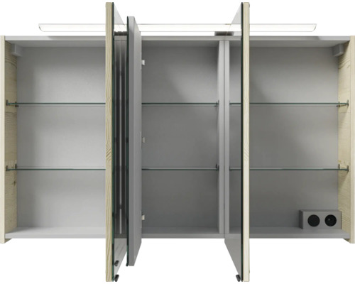 Offener Spiegelschrank mit Glasablagen und Beleuchtung