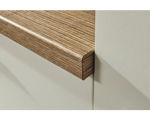 Detailansicht einer Arbeitsplatte mit Holzstruktur