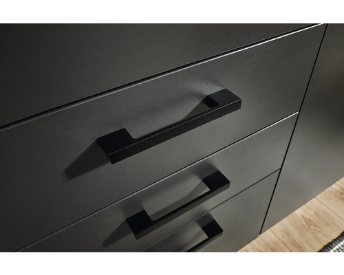 Nahaufnahme einer Kommode mit Schubladen und Griffen