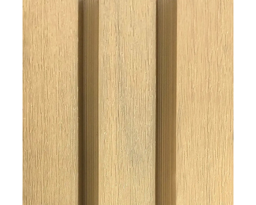 Nahaufnahme einer Holzvertäfelung mit Nut- und Federprofil