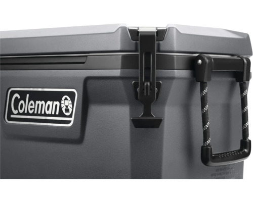 Coleman Logo auf einer Kühlbox mit Verschluss und Tragegriff