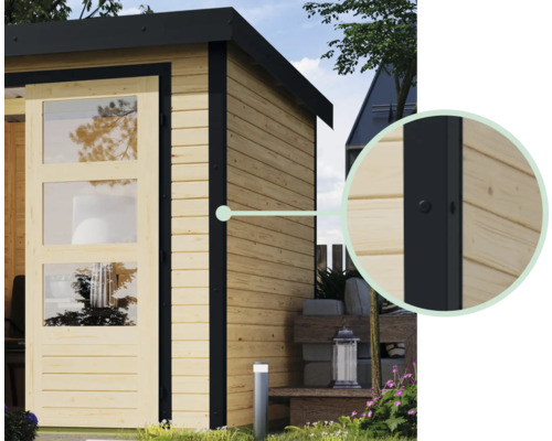 Detailansicht eines Gartenhauses mit Fenstertür und hervorhebendem Kreis