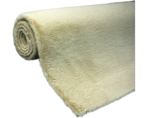 Aufgerollter Teppich mit kurzem Flor
