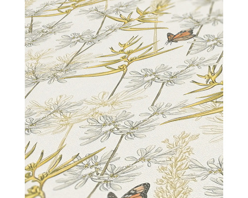 Detailaufnahme einer Tapete mit Pflanzen und Schmetterlingen