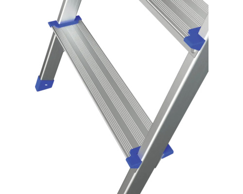 Detailansicht einer Aluminiumleiter mit Trittstufen