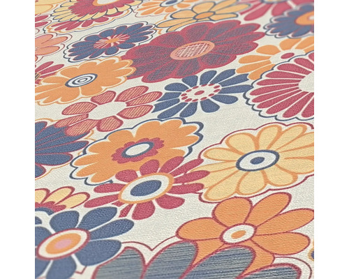 Nahaufnahme einer Tapete mit Blumenmuster