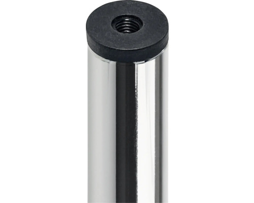 Detailansicht eines Möbelfußes aus Metall mit Gewindeaufnahme