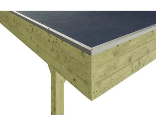 Detailansicht eines Holzcarports mit Bitumendach