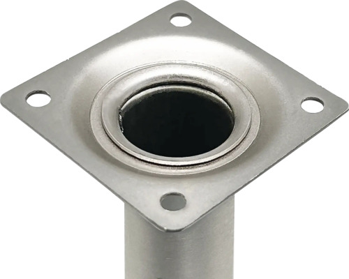 Möbelfuß aus Metall mit quadratischer Montageplatte