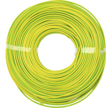 Gelb-grünes Elektrokabel auf einer Rolle