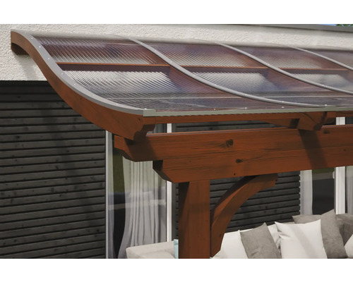 Terrassenüberdachung aus Holz mit durchsichtigen Polycarbonatplatten