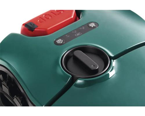 Oberseite eines Rasenmähroboters mit Stopptaste und Bedienfeld