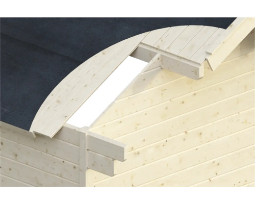 Detailansicht des Dachaufbaus eines Gartenhauses aus Holz
