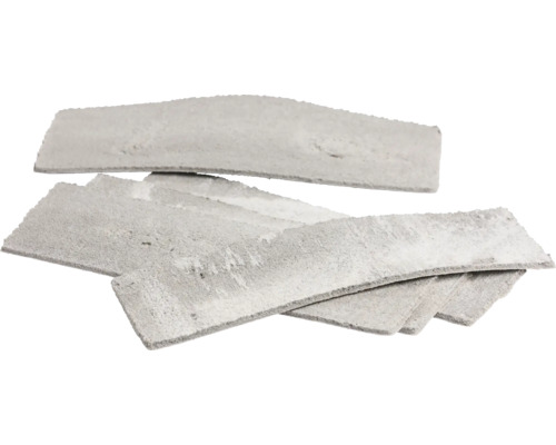 Mehrere graue Verblender aus Stein