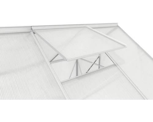 Detailansicht eines Gewächshauses mit geöffnetem Fenster