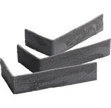 Drei Eckprofile aus Stein