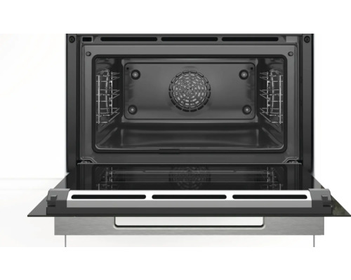 Innenansicht eines Backofens mit geöffneter Tür