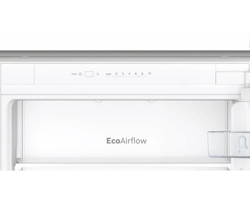 Innenansicht eines Kühlschranks mit EcoAirflow-System und Temperaturregler