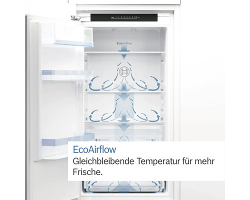 Innenansicht eines Kühlschranks mit EcoAirflow-System zur gleichmäßigen Temperaturverteilung