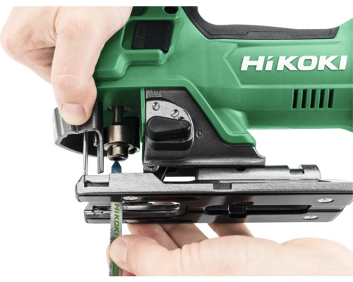 HiKoki Stichsäge beim Sägeblattwechsel