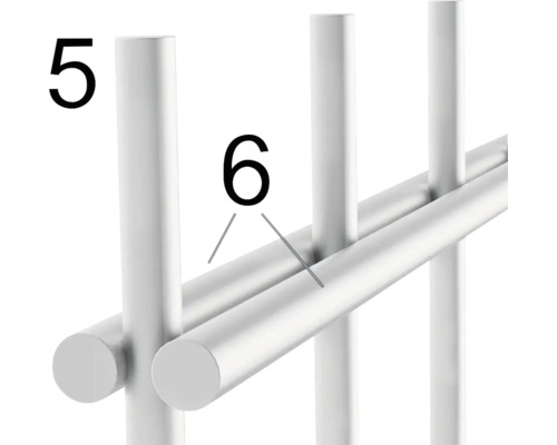 Detailansicht eines Metallhandtuchhalters mit Stangen