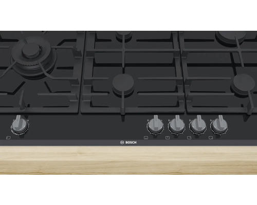 Bosch Gaskochfeld mit fünf Kochstellen und Drehknöpfen