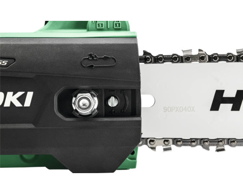 Detailansicht einer Kettensäge mit Fokus auf Kette und Spannvorrichtung.