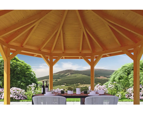Holzpavillon mit gedecktem Tisch im Garten