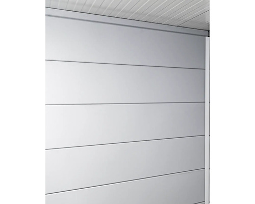 Detailansicht einer Garagentoroberfläche mit horizontalen Paneelen