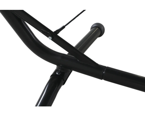 Detailaufnahme eines Gestells aus Metall.