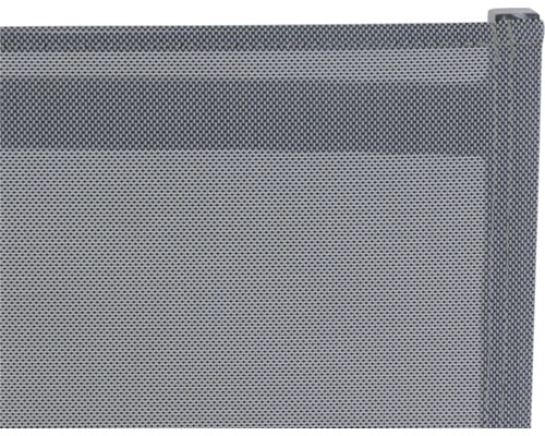 Nahaufnahme eines Rollladenstoffes mit feiner Gewebestruktur