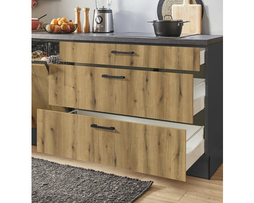 Küchenunterschrank mit offenen Schubladen im Holzdesign