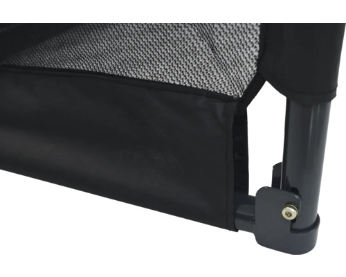 Detailansicht eines schwarzen Hundebetts mit Netzgewebe.