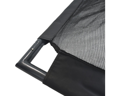 Detailansicht eines Trampolins mit Rahmen, Netz und Randabdeckung.