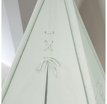 Detailansicht eines Indianerzeltes mit Schnürung zum Schließen