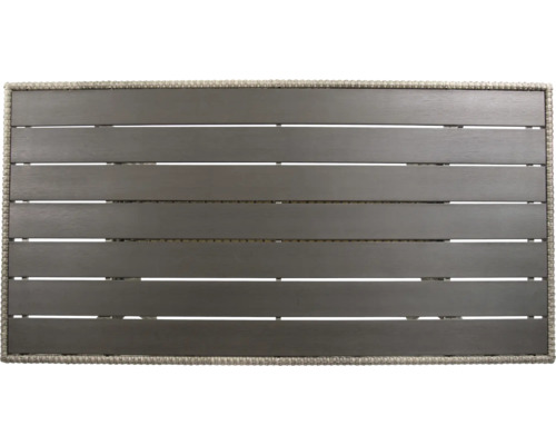 Tischplatte mit Lattenstruktur und Rattanrahmen
