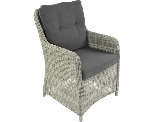 Gartensessel aus Rattan mit grauen Kissen