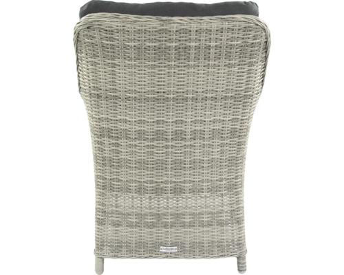 Rückansicht eines Rattansessels mit Sitzkissen